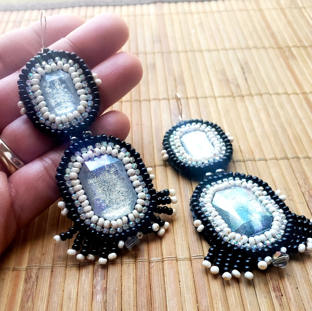 Handmade dangle earrings - Picture 2 of 4